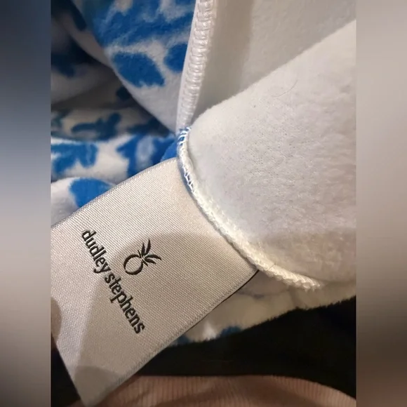 Dudley Stephens x Mestiza. Sheffield Island Pullover. Blue & White Floral. Med. - Picture 11 of 11